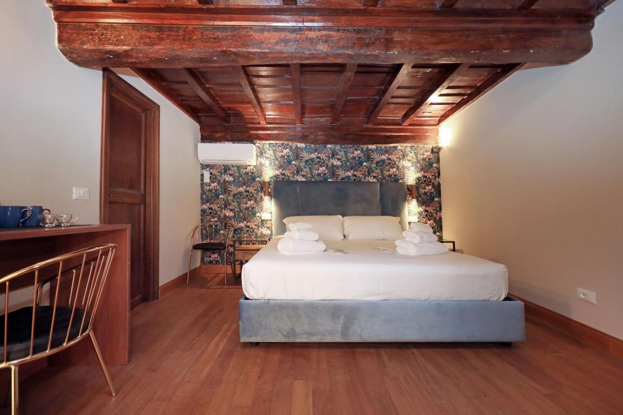 Golden Pantheon Guest house *