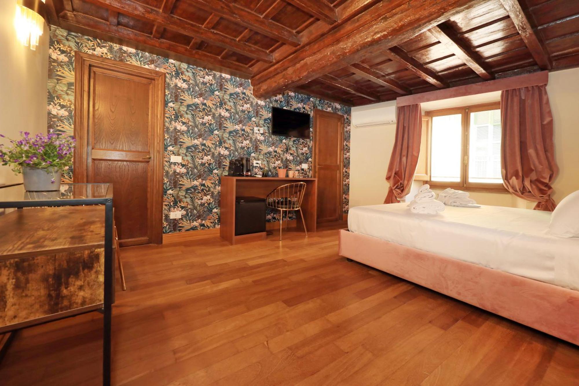 Guest house Golden Pantheon