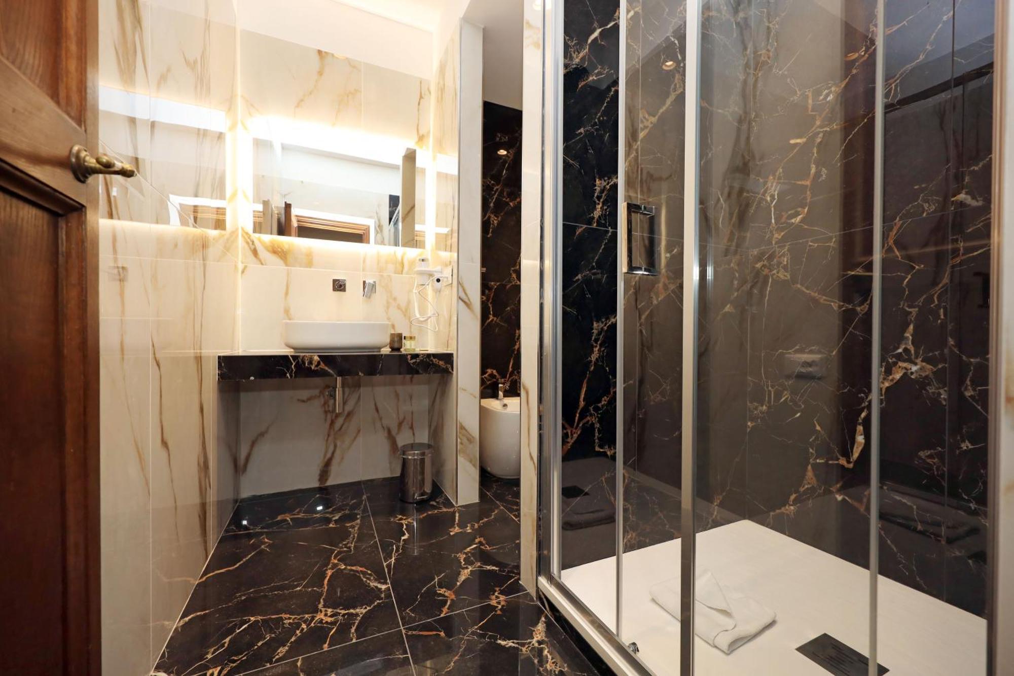 Golden Pantheon Guest house *