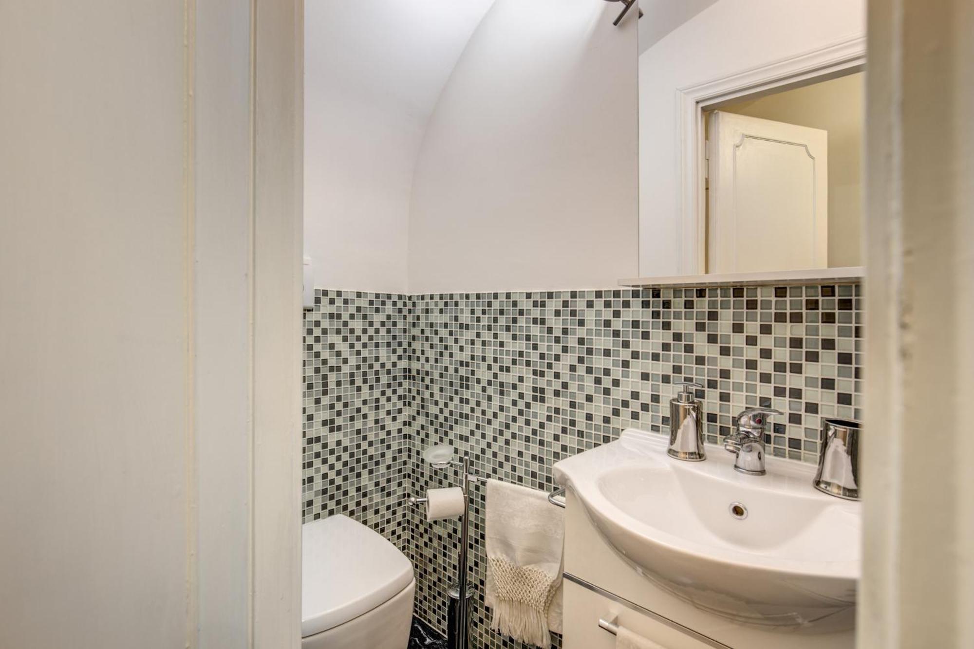 Cozy Flat In Front Of Fori Imperiali Rome