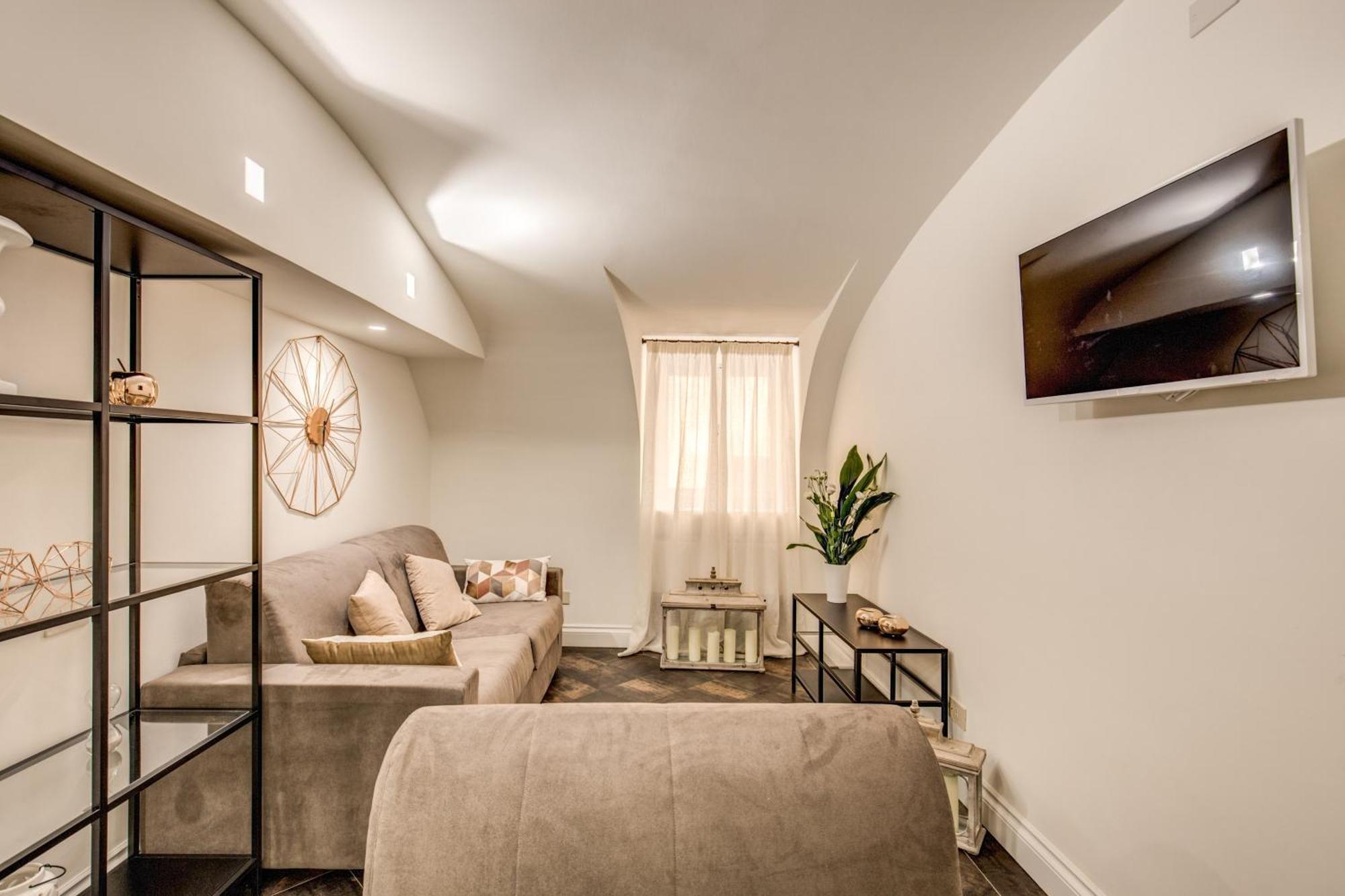 Cozy Flat In Front Of Fori Imperiali * Rome