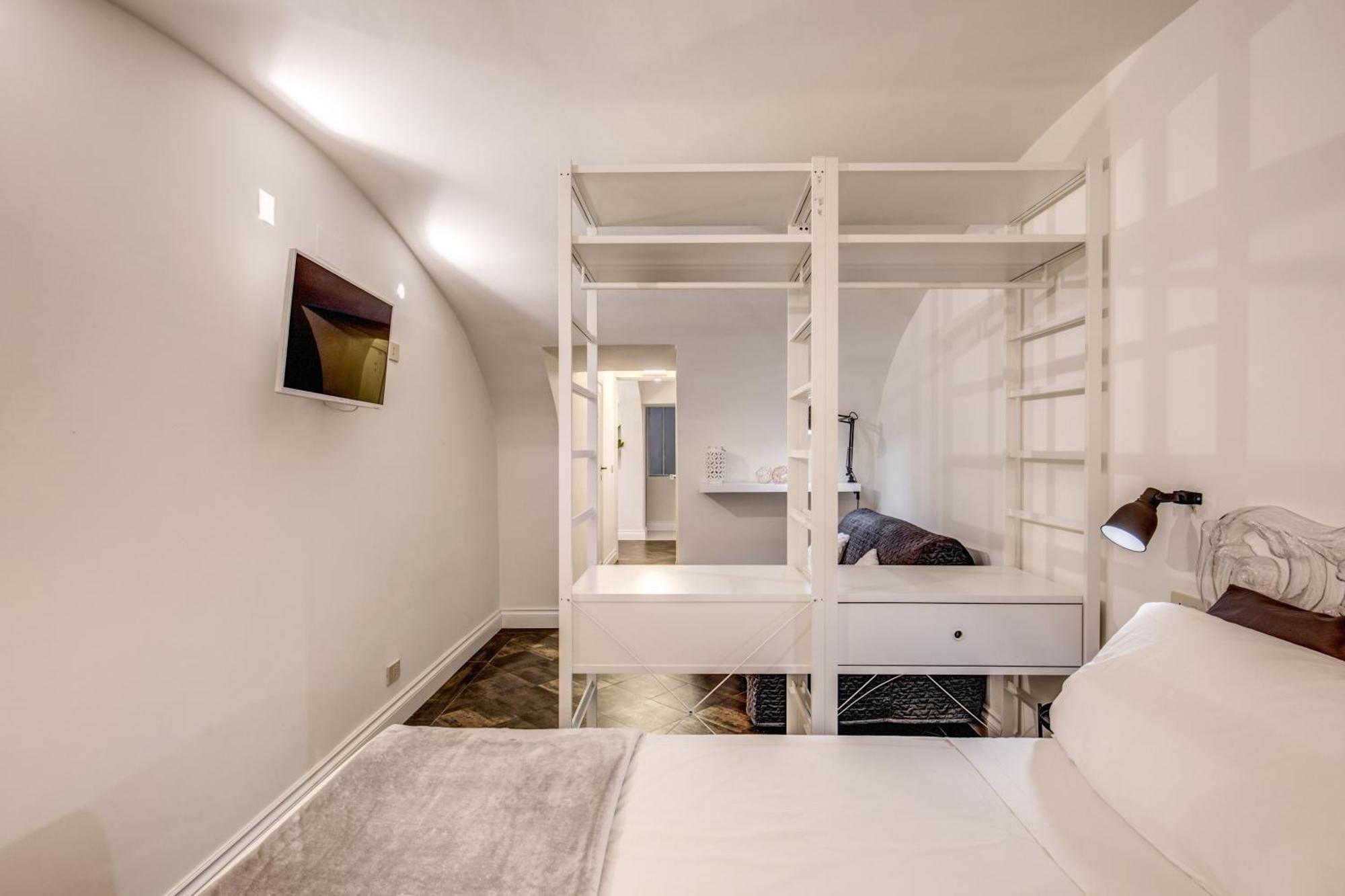 Cozy Flat In Front Of Fori Imperiali Rome