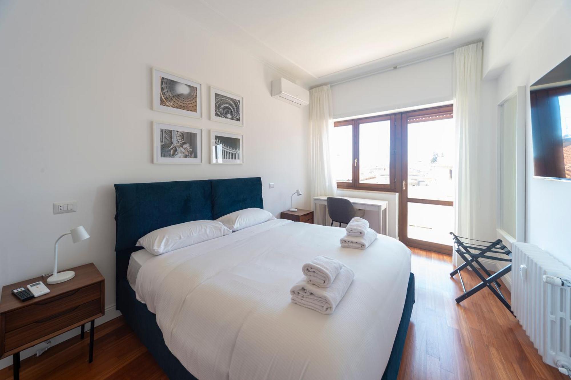 Apartment Cardinal Mistrangelo - Next To The Metro Station, Large And Comfortable Penthouse With Terrace Rome