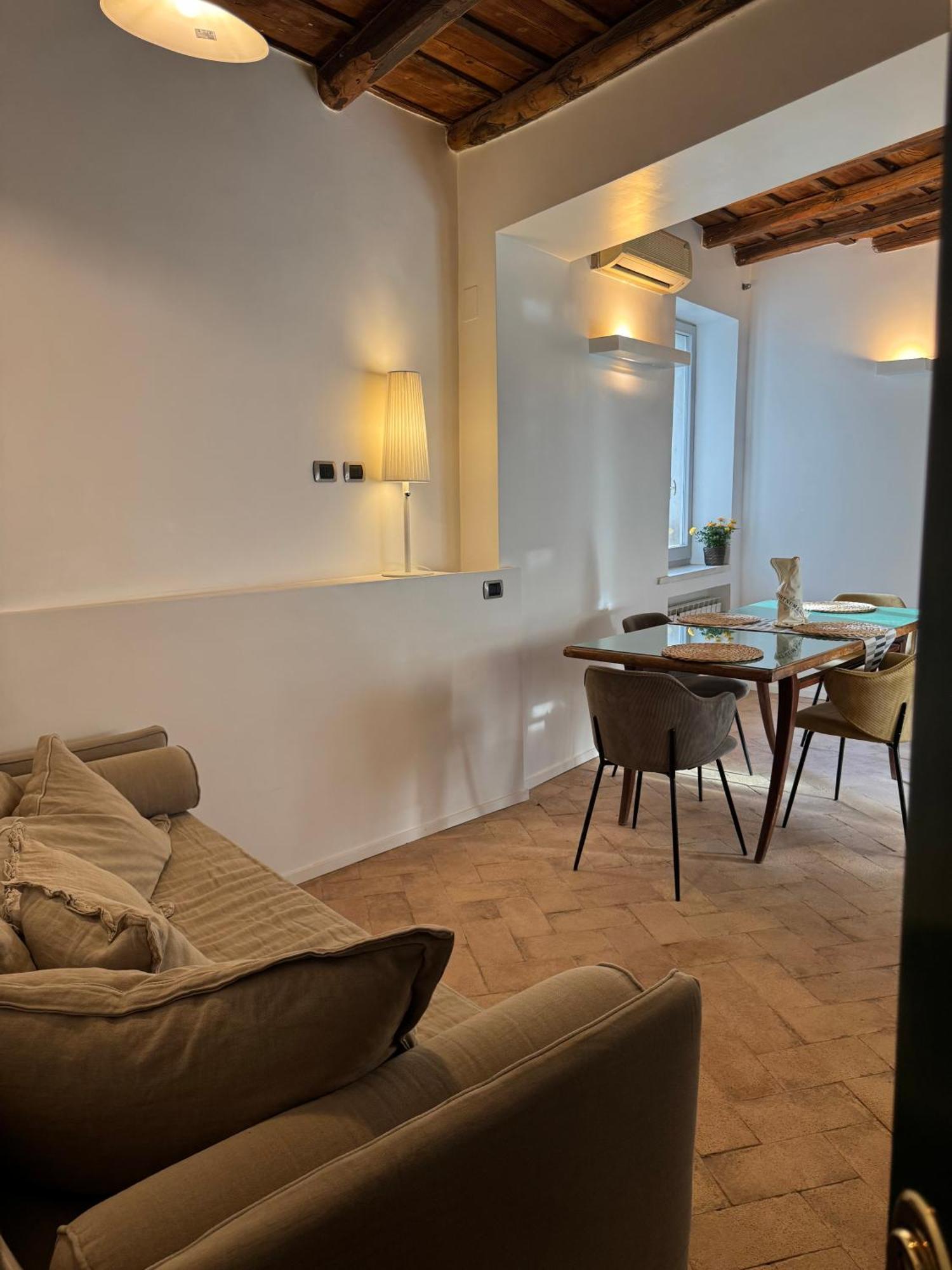 Labanca's Luxury Navona Holiday home Rome