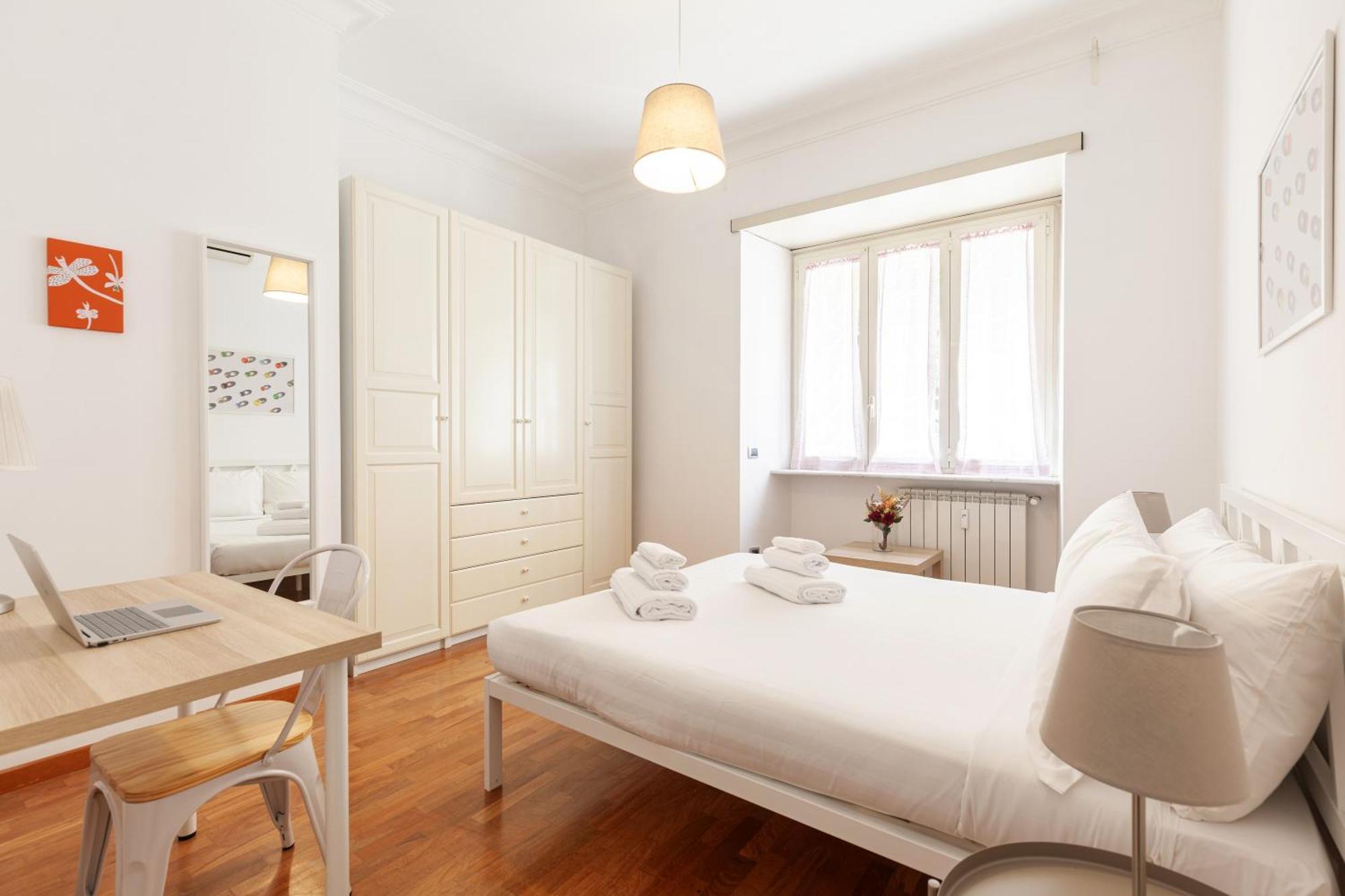 Hostly-wood And Colors Midtown-just 7min To Colosseum Appartement *