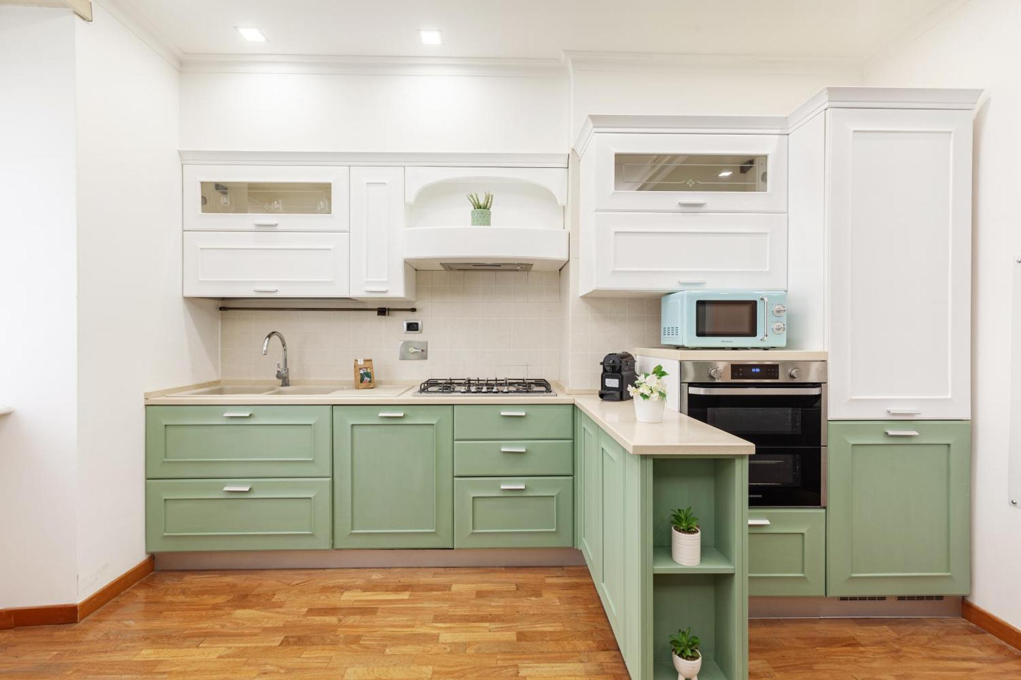Hostly-wood And Colors Midtown-just 7min To Colosseum Appartement *