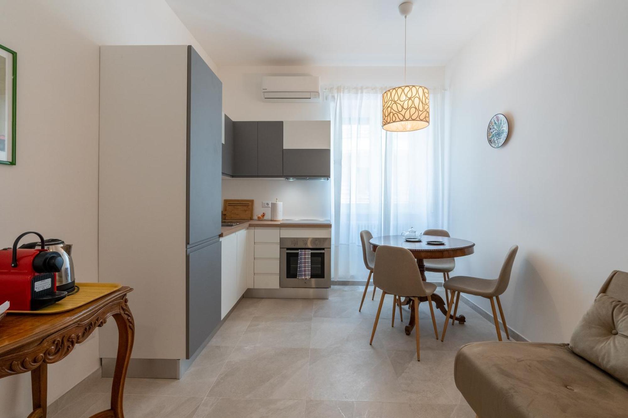 Luxury - Colosseo 10 Min Apartment Rome