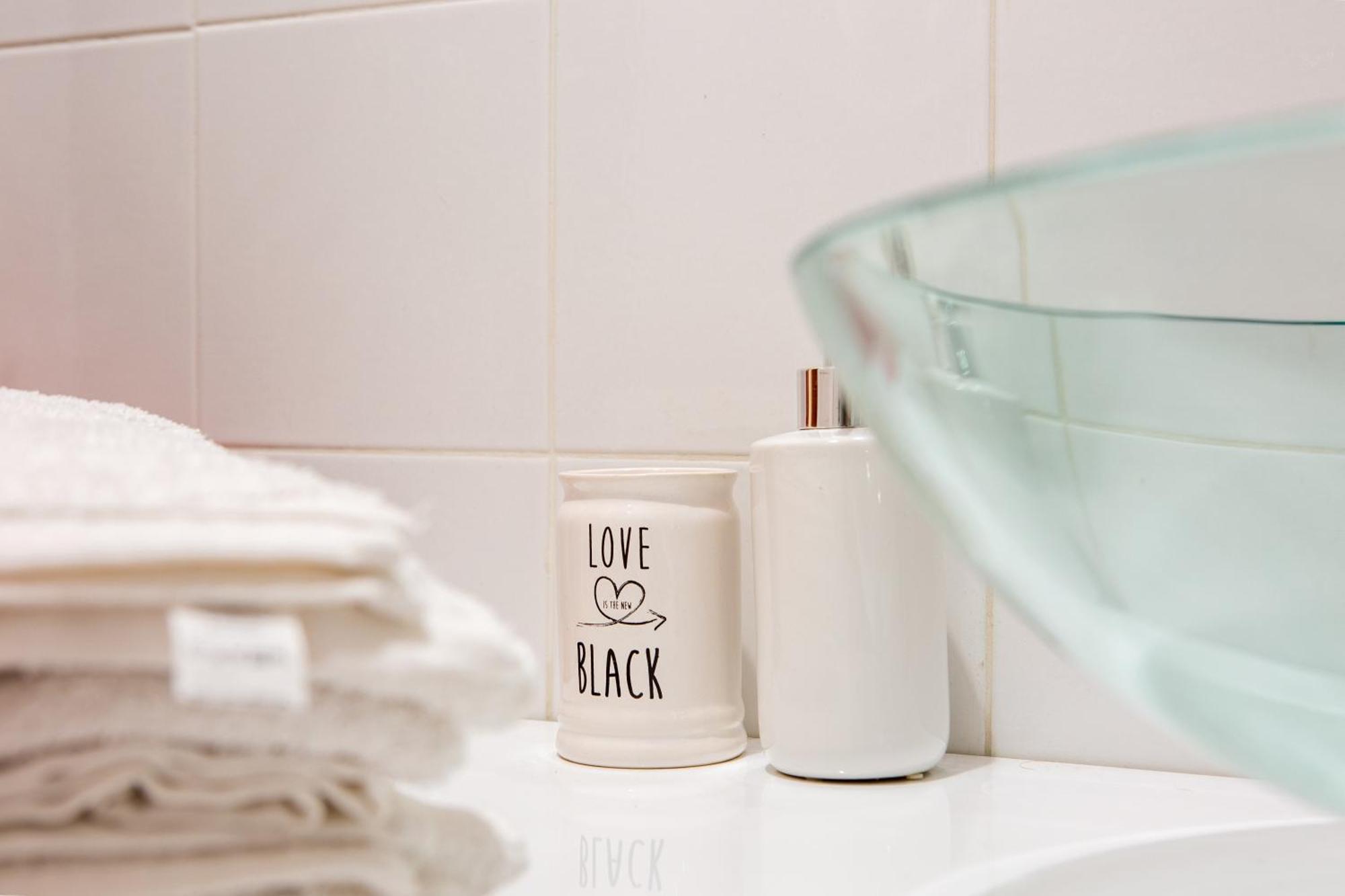 Stanza Comoda E Silenziosa Con Bagno Privato E Area Lavoro E Relax Homestay Rome