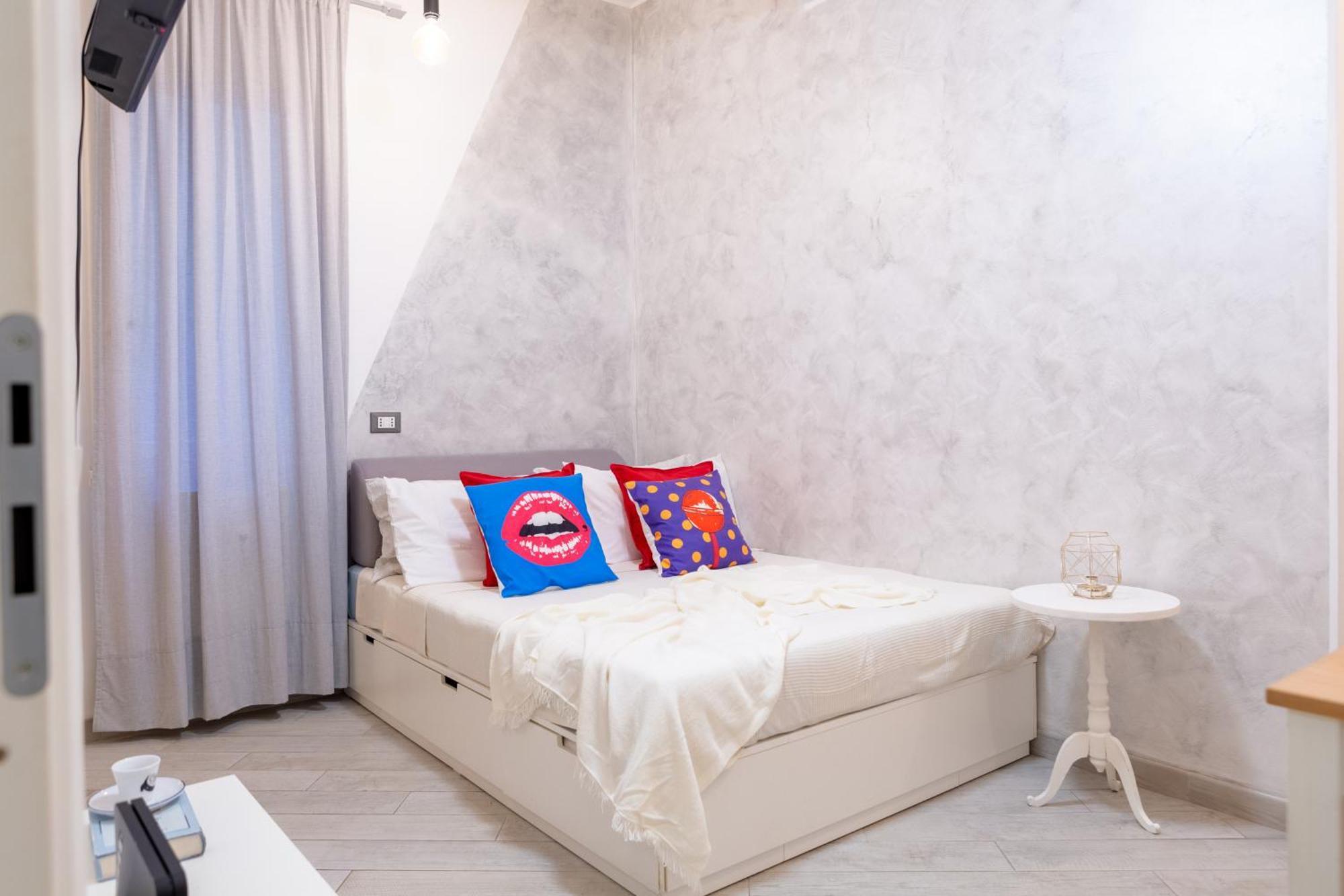 Stanza Comoda E Silenziosa Con Bagno Privato E Area Lavoro E Relax Homestay *