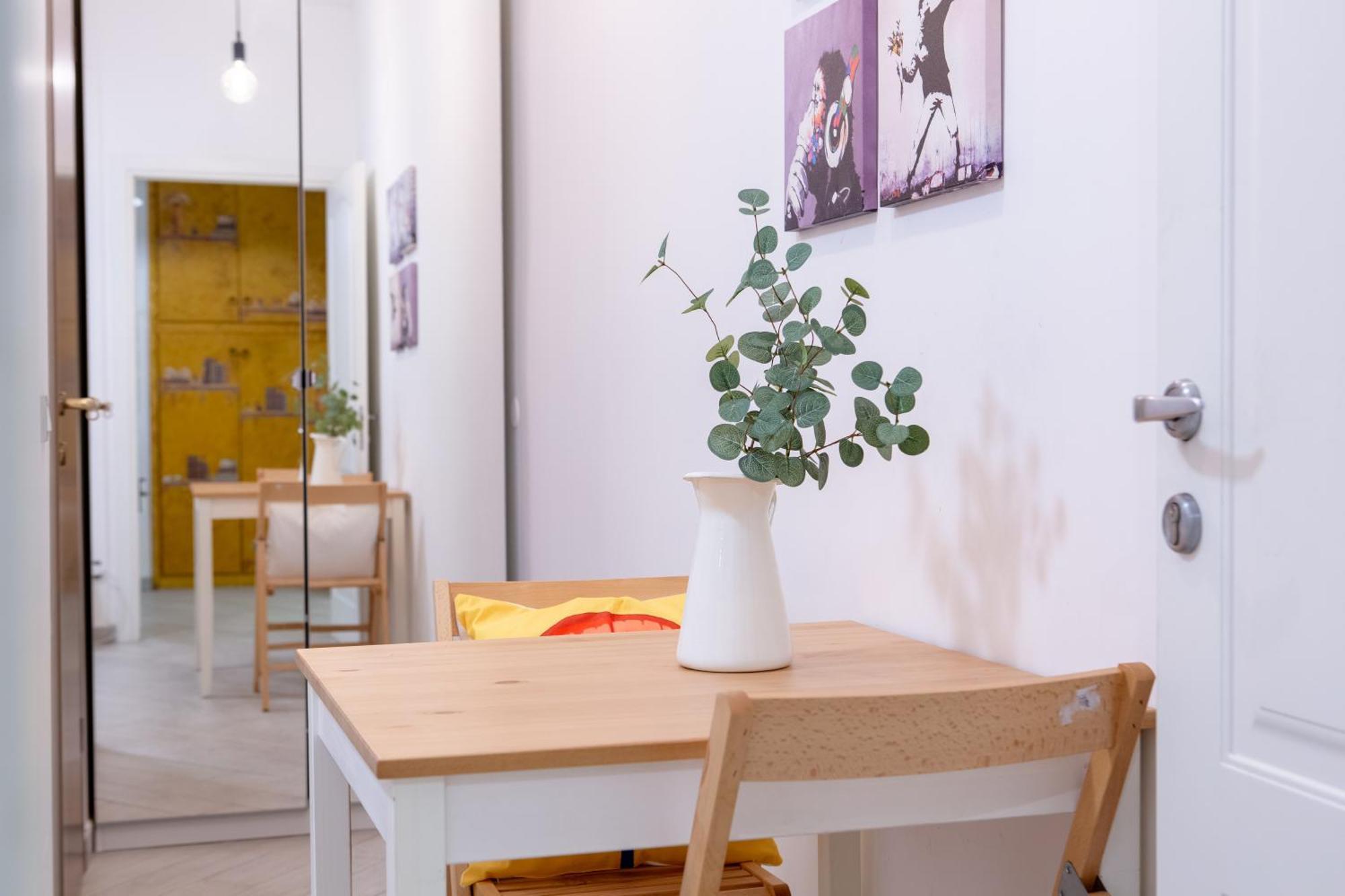 Stanza Comoda E Silenziosa Con Bagno Privato E Area Lavoro E Relax Homestay