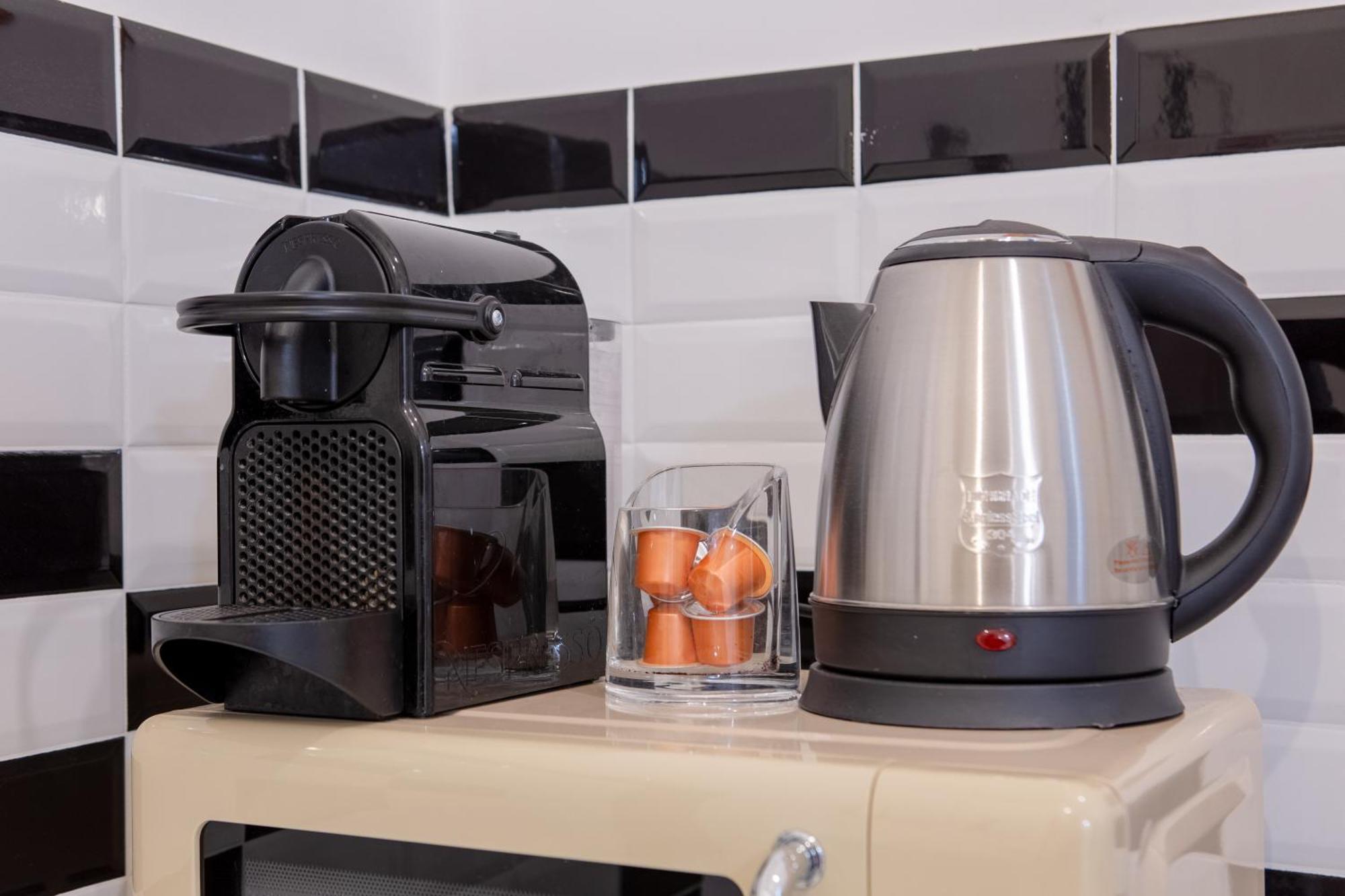 Stanza Comoda E Silenziosa Con Bagno Privato E Area Lavoro E Relax Homestay *