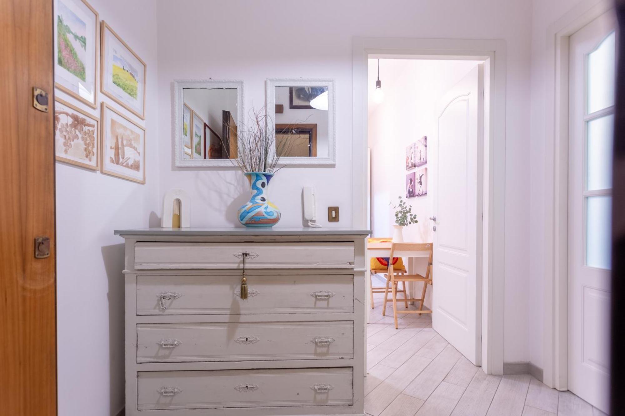 Stanza Comoda E Silenziosa Con Bagno Privato E Area Lavoro E Relax Homestay