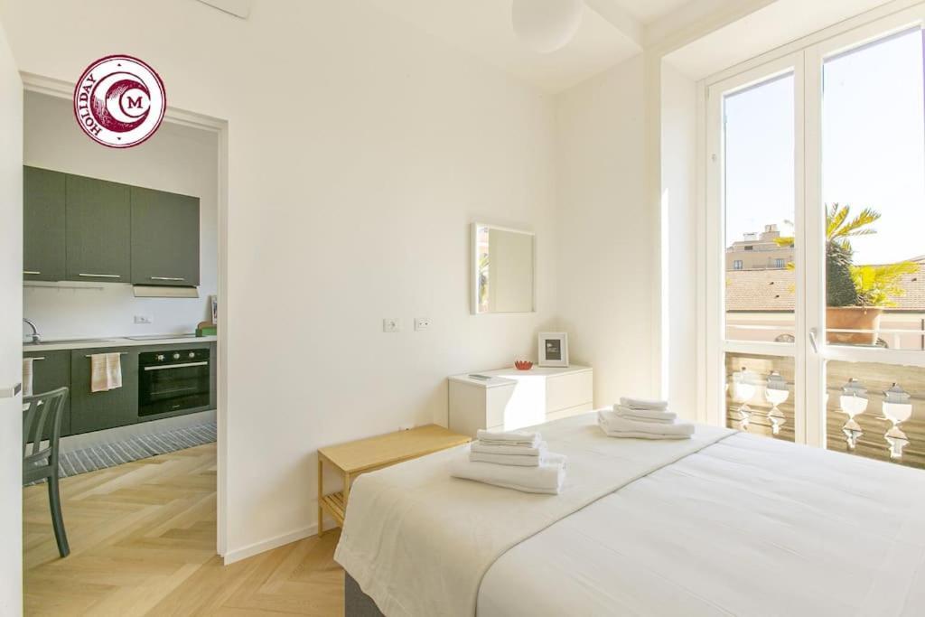 C M Civitas Leonina Luxury