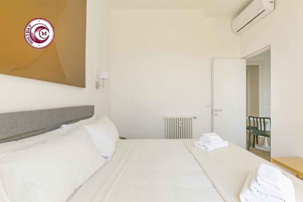 C M Civitas Leonina Luxury Apartment