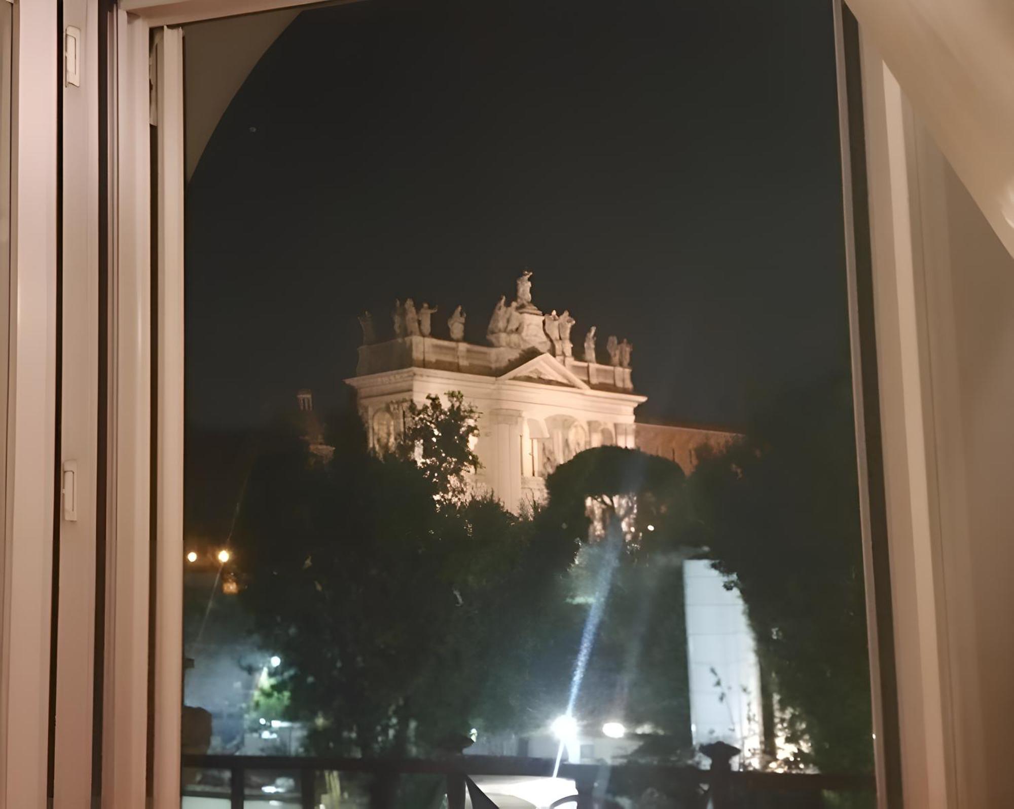 Large And Bright Amazing View Basilica San Giovanni In Laterano Appartement Rome