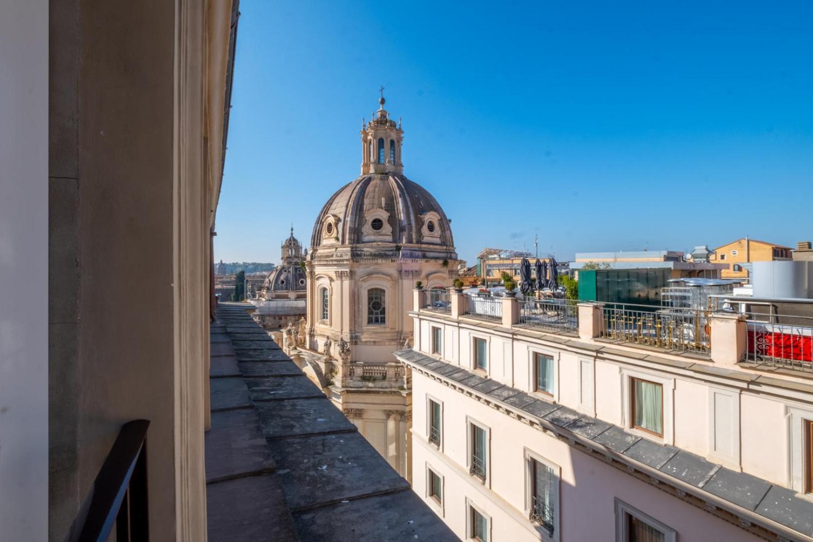 Elegant And Luxury @altare Della Patria *