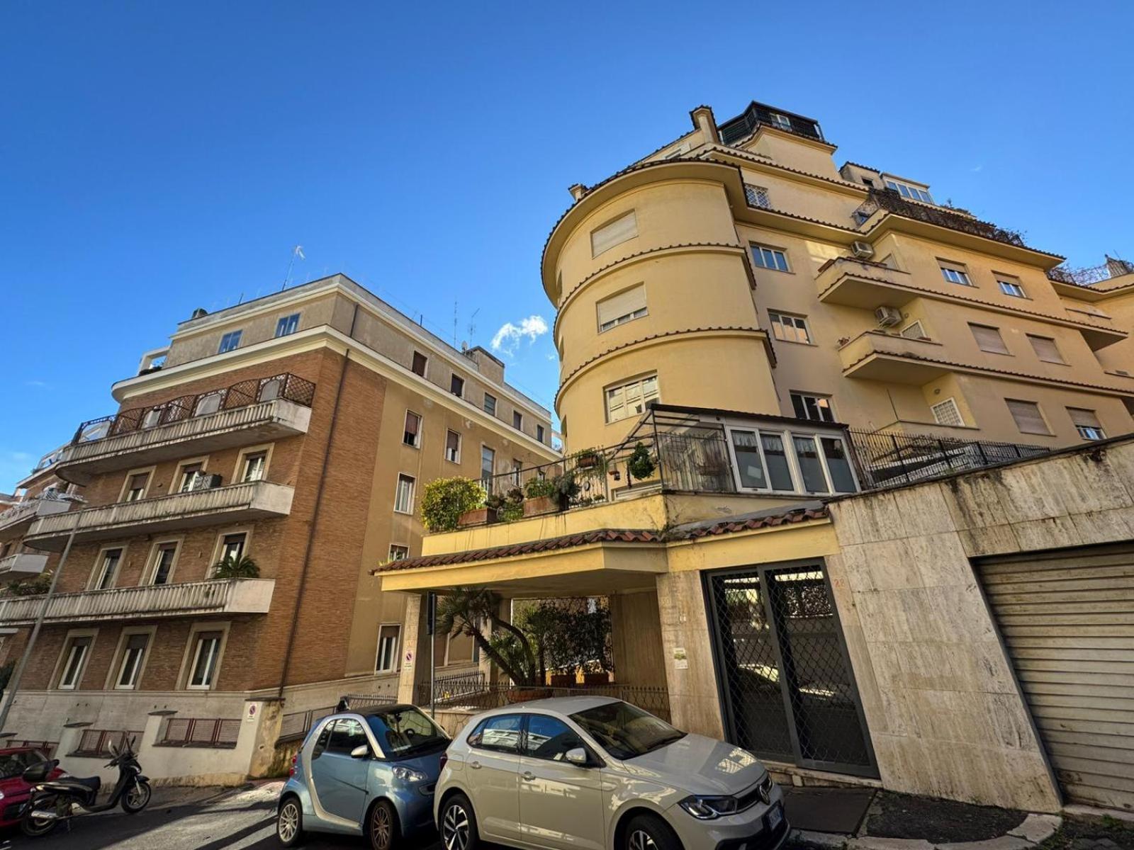 In - Jolie Parioli R0ma Apartment