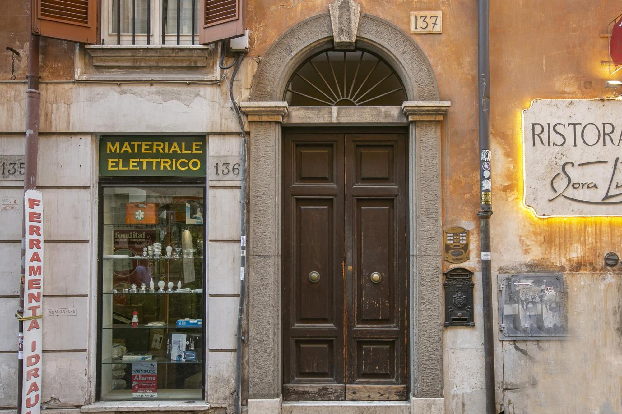 Trevi Little Palace #3 Appartement *