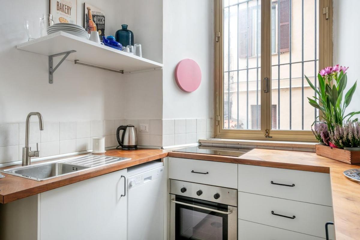 Quiet Retreat In Ancient Appartement