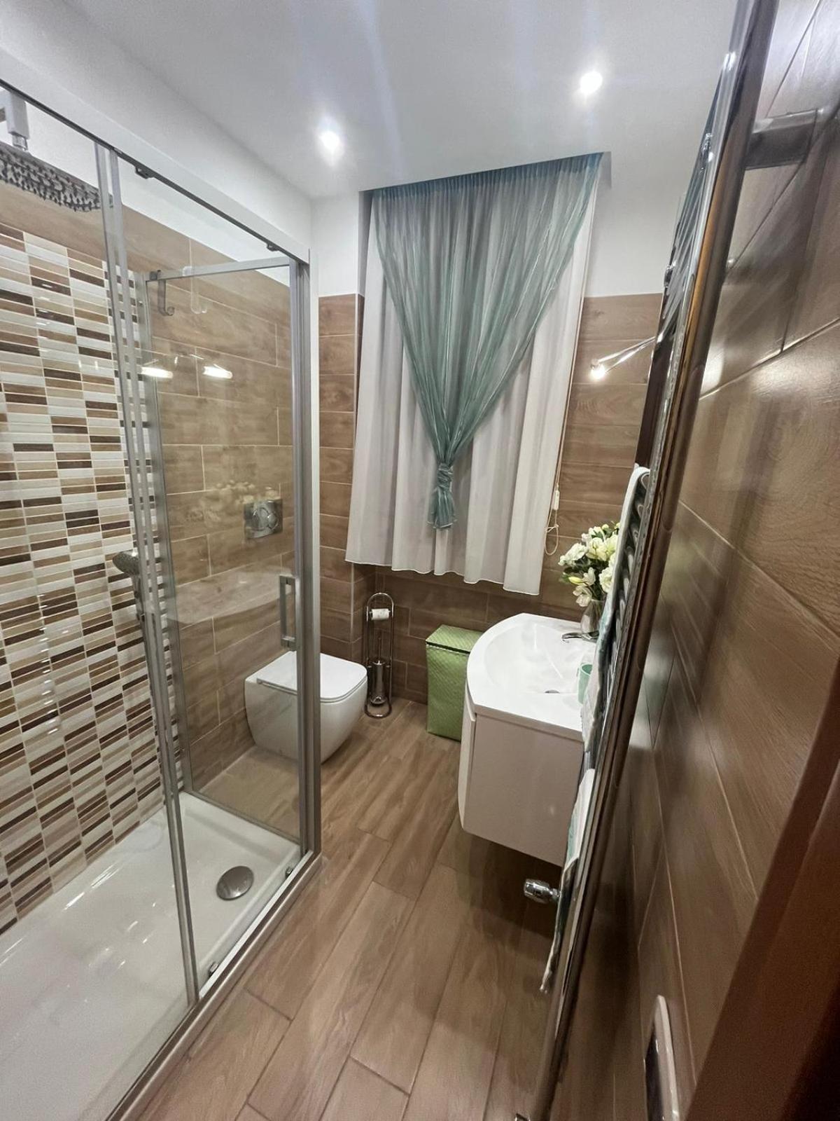 Apartment Realty Company Arenula Rome