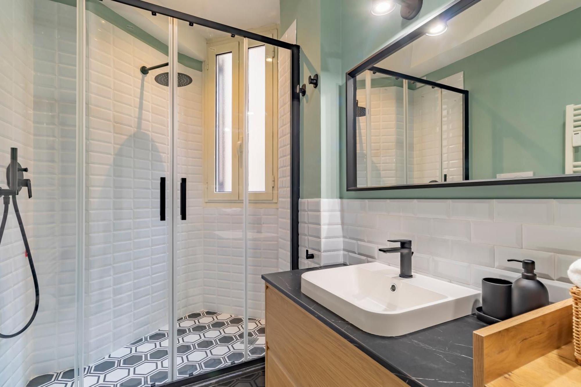 Apartment Domus Ana- Modern Elegance, Steps Away From The Colosseum And The Historic Center *