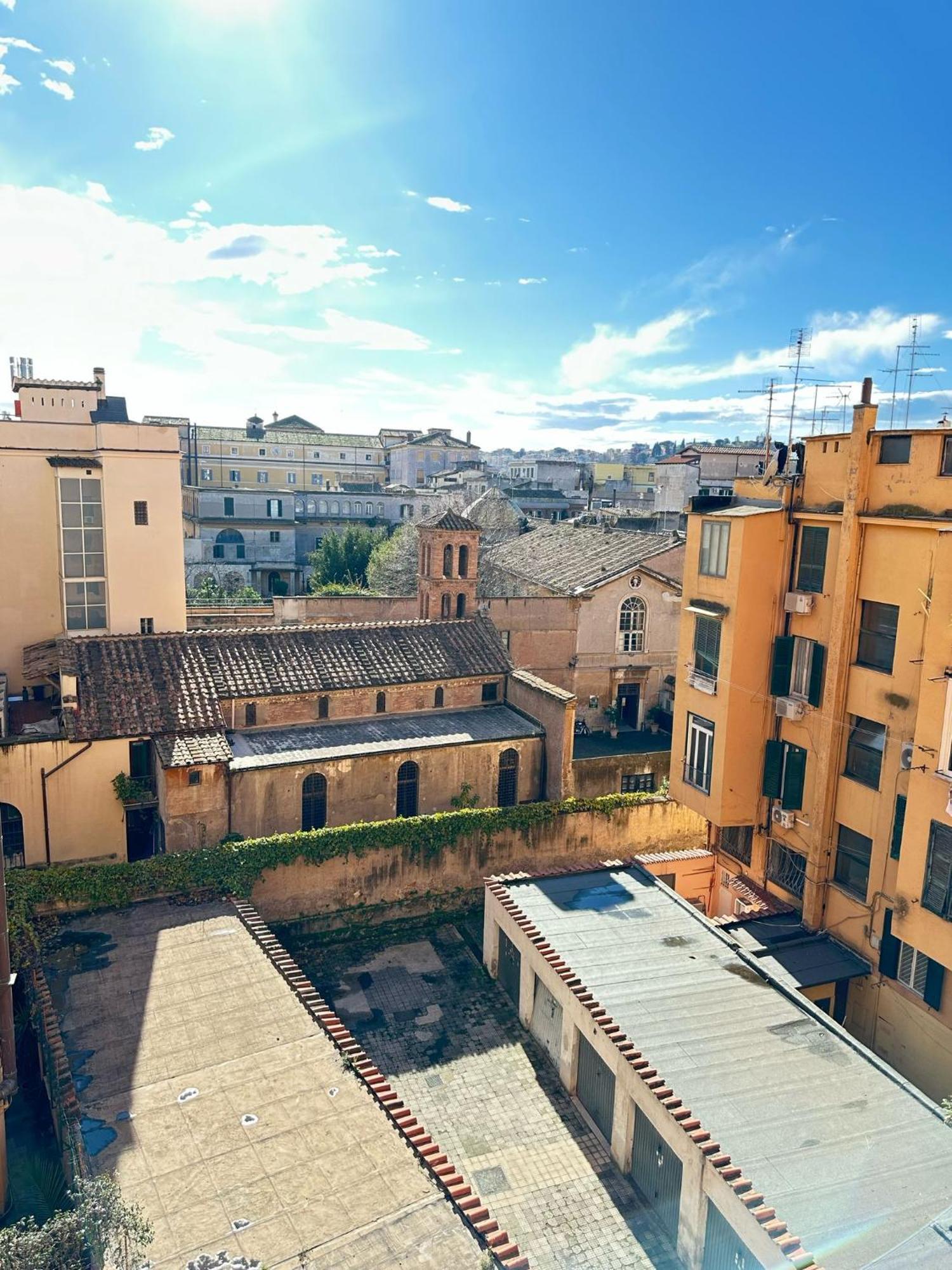 Trastevere Rome's Heart Charming & Cozy 3 Apartment