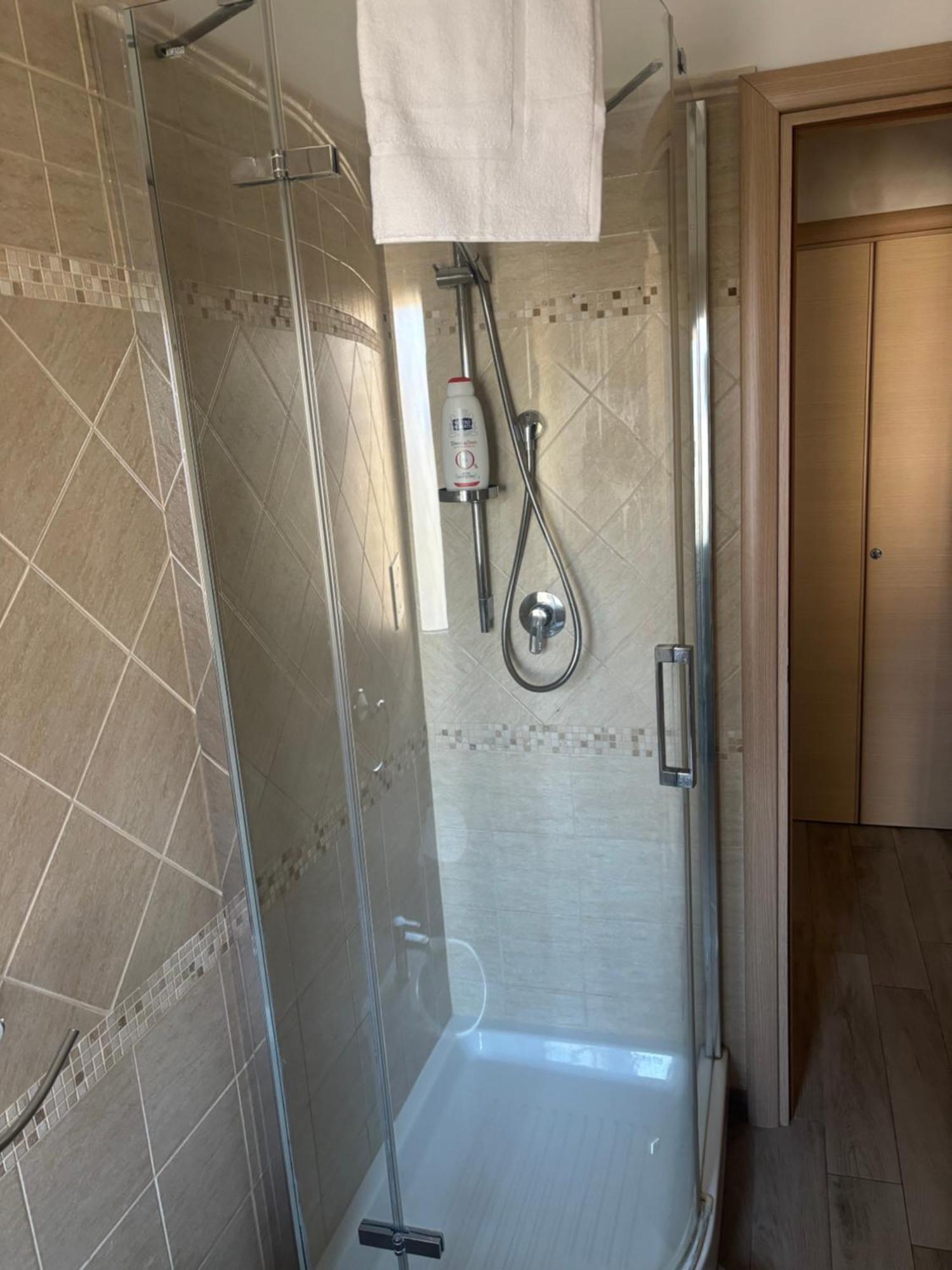 Apartment Locazione Turistica Di Carlo Laurini Rome