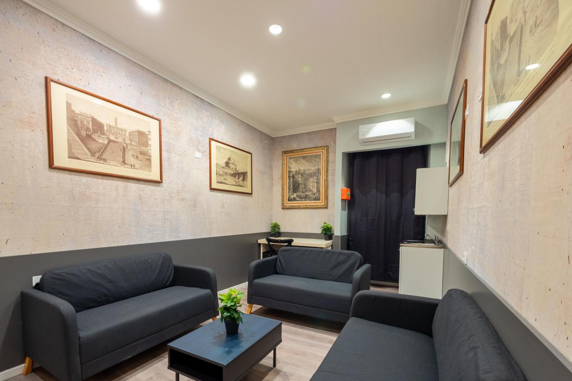Alessandro Palace & Bar Hostel Rome