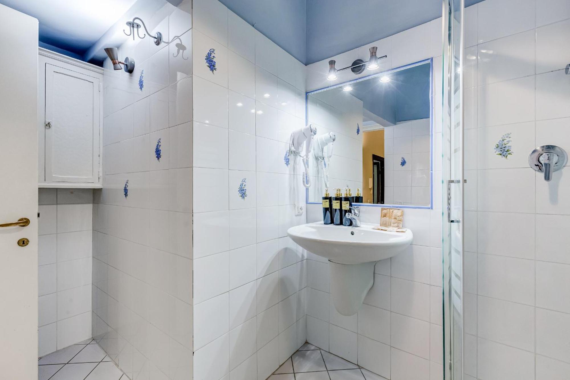 Vivilo Collection - San Vito View - 3 Bdr 2 Baths * Rome