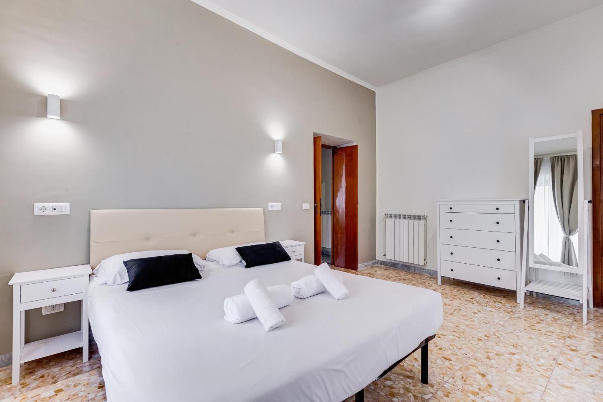 Vivilo Collection - San Vito View - 3 Bdr 2 Baths