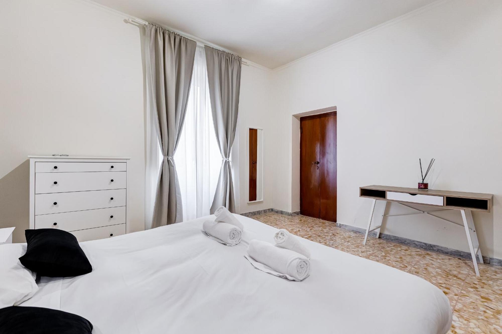 Vivilo Collection - San Vito View - 3 Bdr 2 Baths Rome