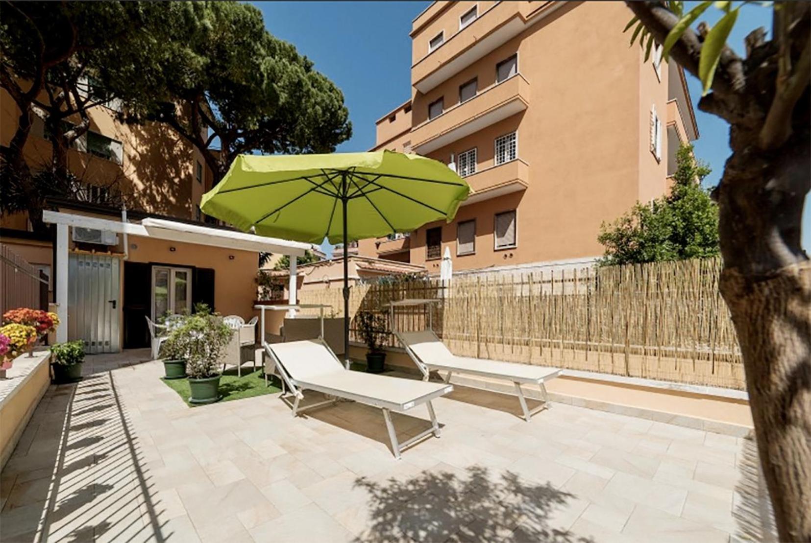 Wonderful Little Gem With A Large Private Terrace! Apartment Rome