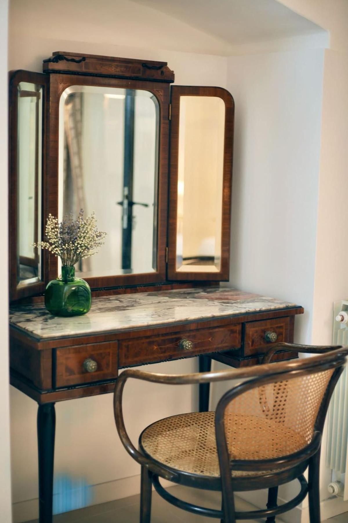 Spacious & Quiet Miracle In Trastevere Apartment