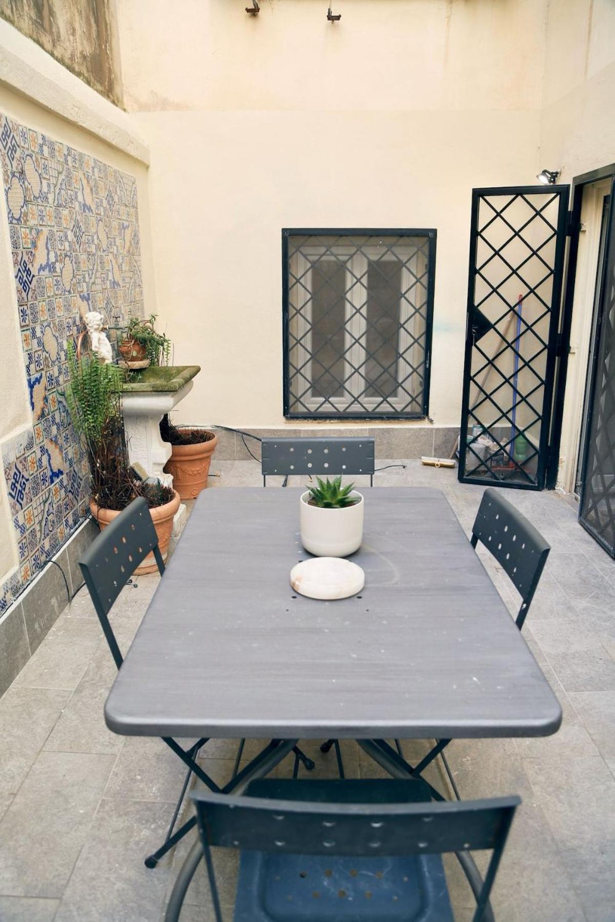 Spacious & Quiet Miracle In Trastevere Rome