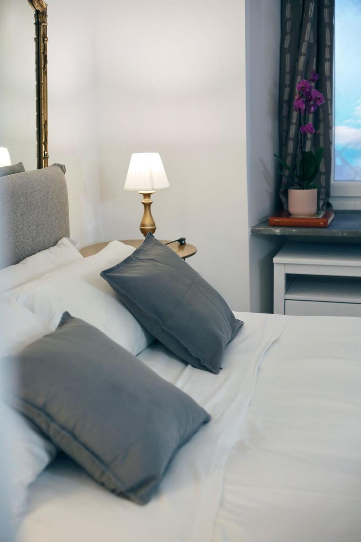 Apartment Spacious & Quiet Miracle In Trastevere