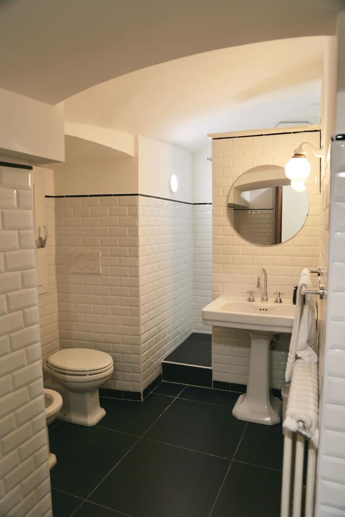 Spacious & Quiet Miracle In Trastevere Rome