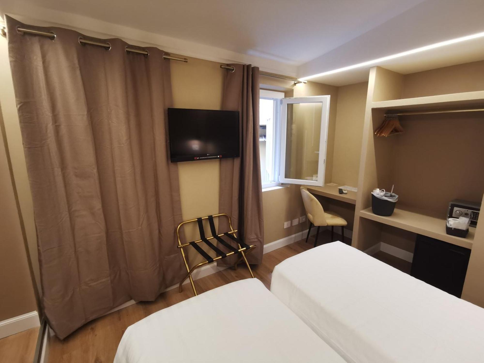 Fiori Hotel