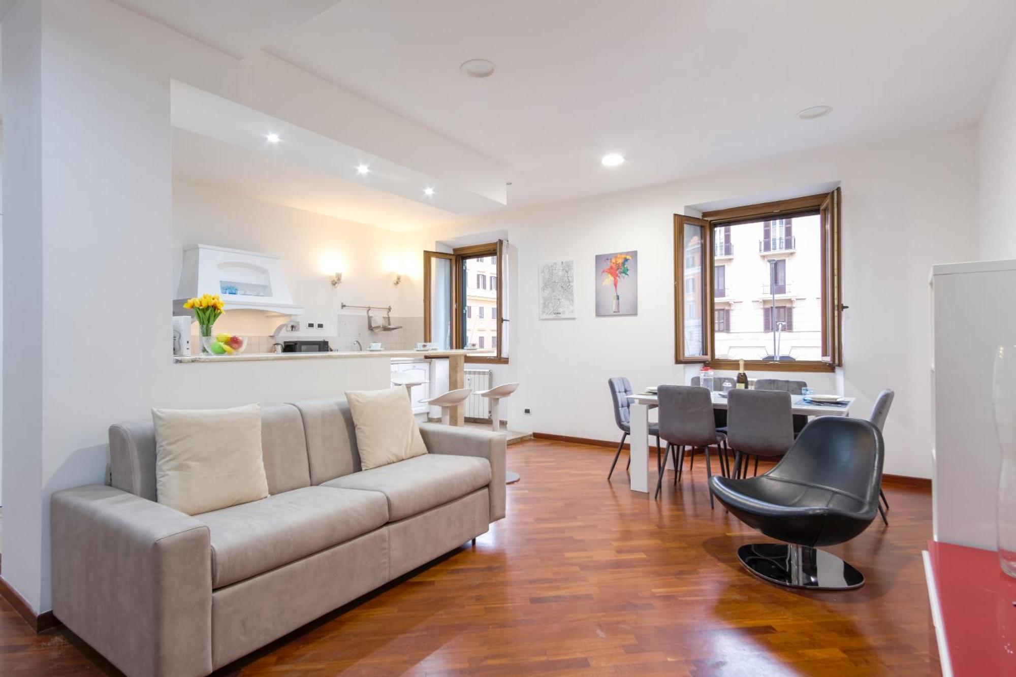 Apartment Elegantis San Giovanni - Easily Get To The Historic Center, Metro, Tram And Bus Are Nearby