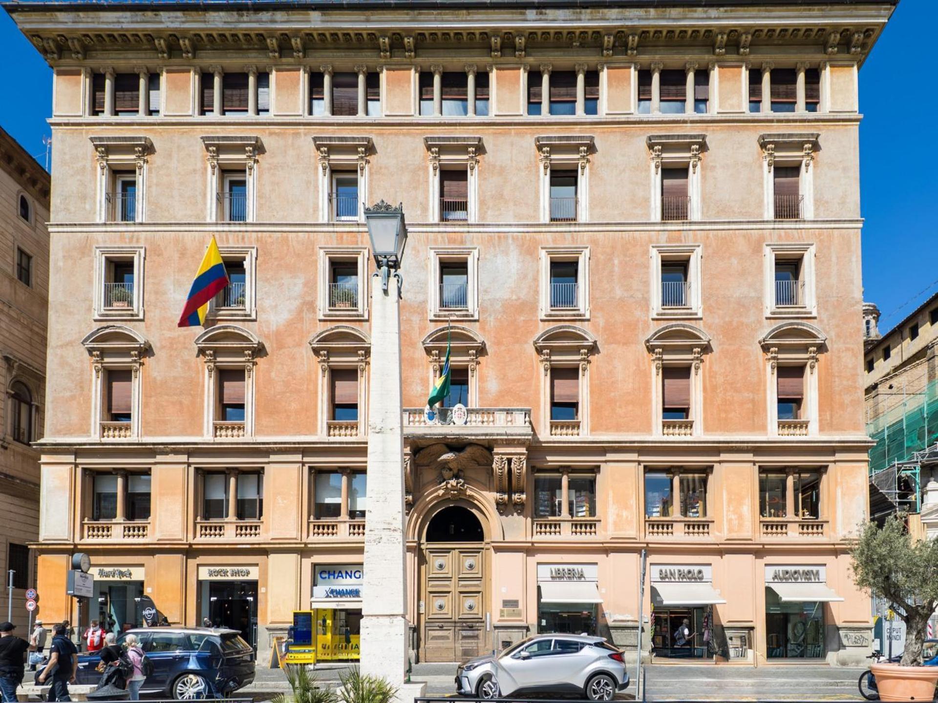 Apartment The Rent - Prestigious Multi-bedroom Overlooking St. Peter's Rome