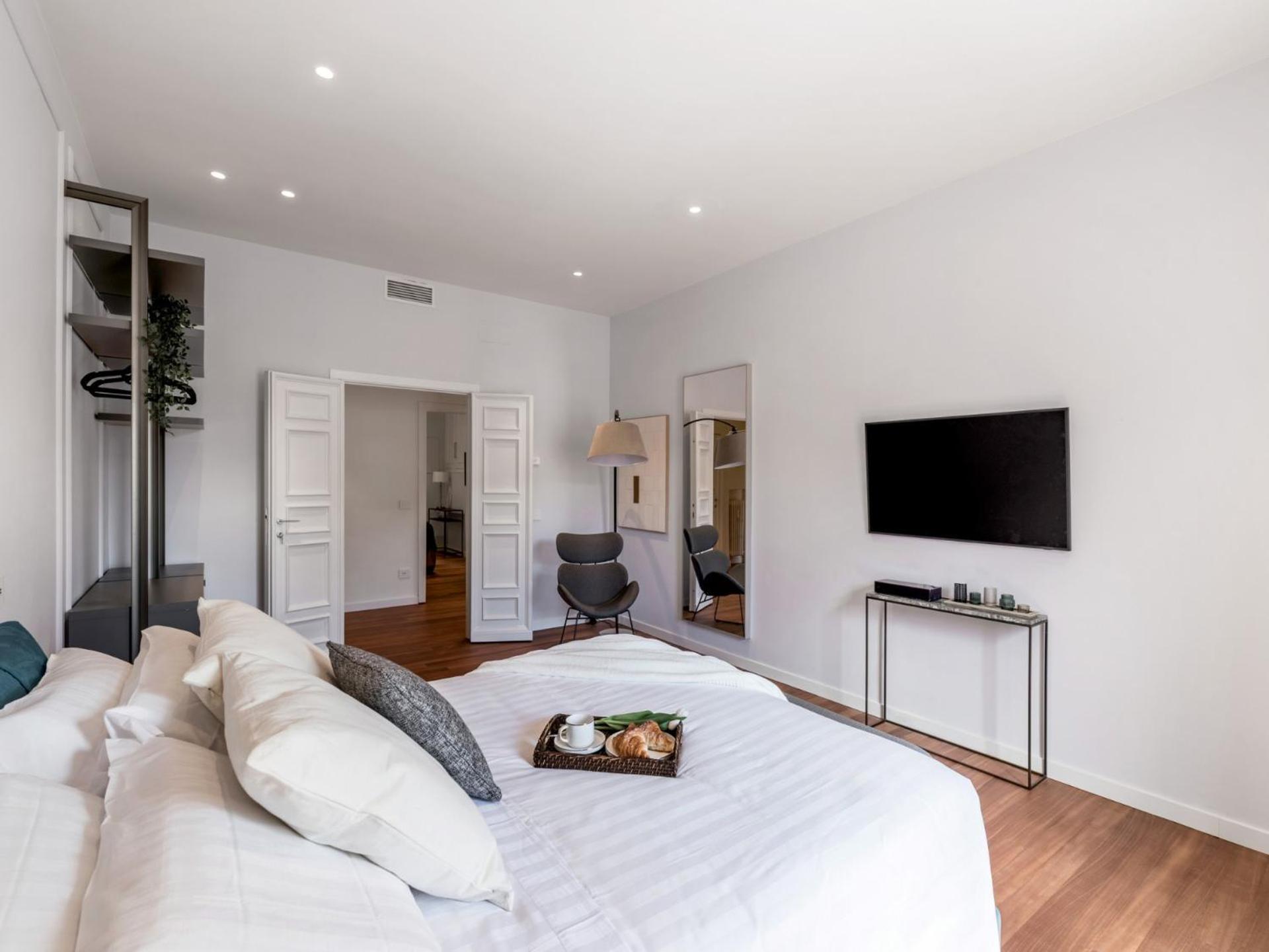 Apartment The Rent - Prestigious Multi-bedroom Overlooking St. Peter's Rome