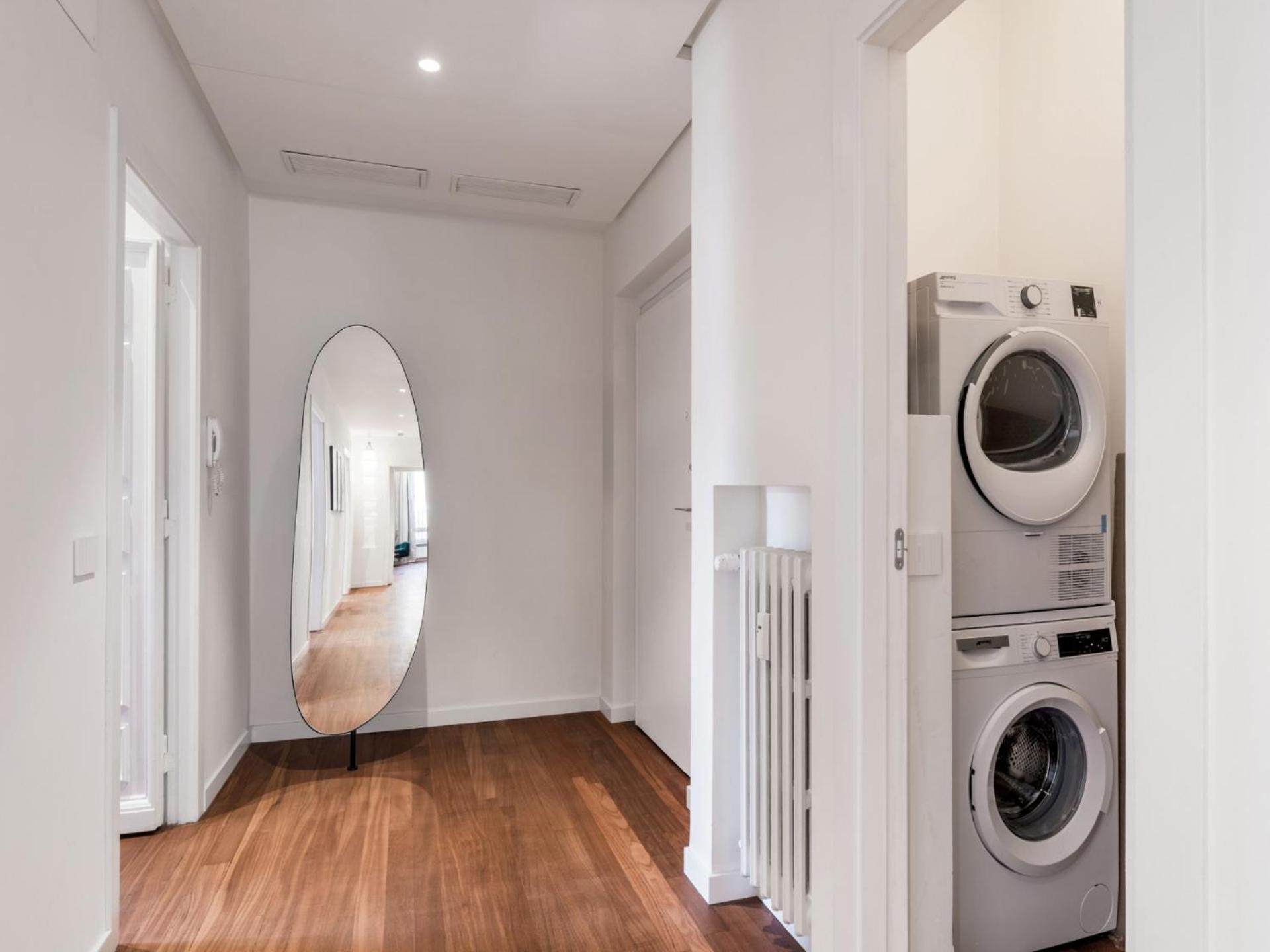The Rent - Prestigious Multi-bedroom Overlooking St. Peter's