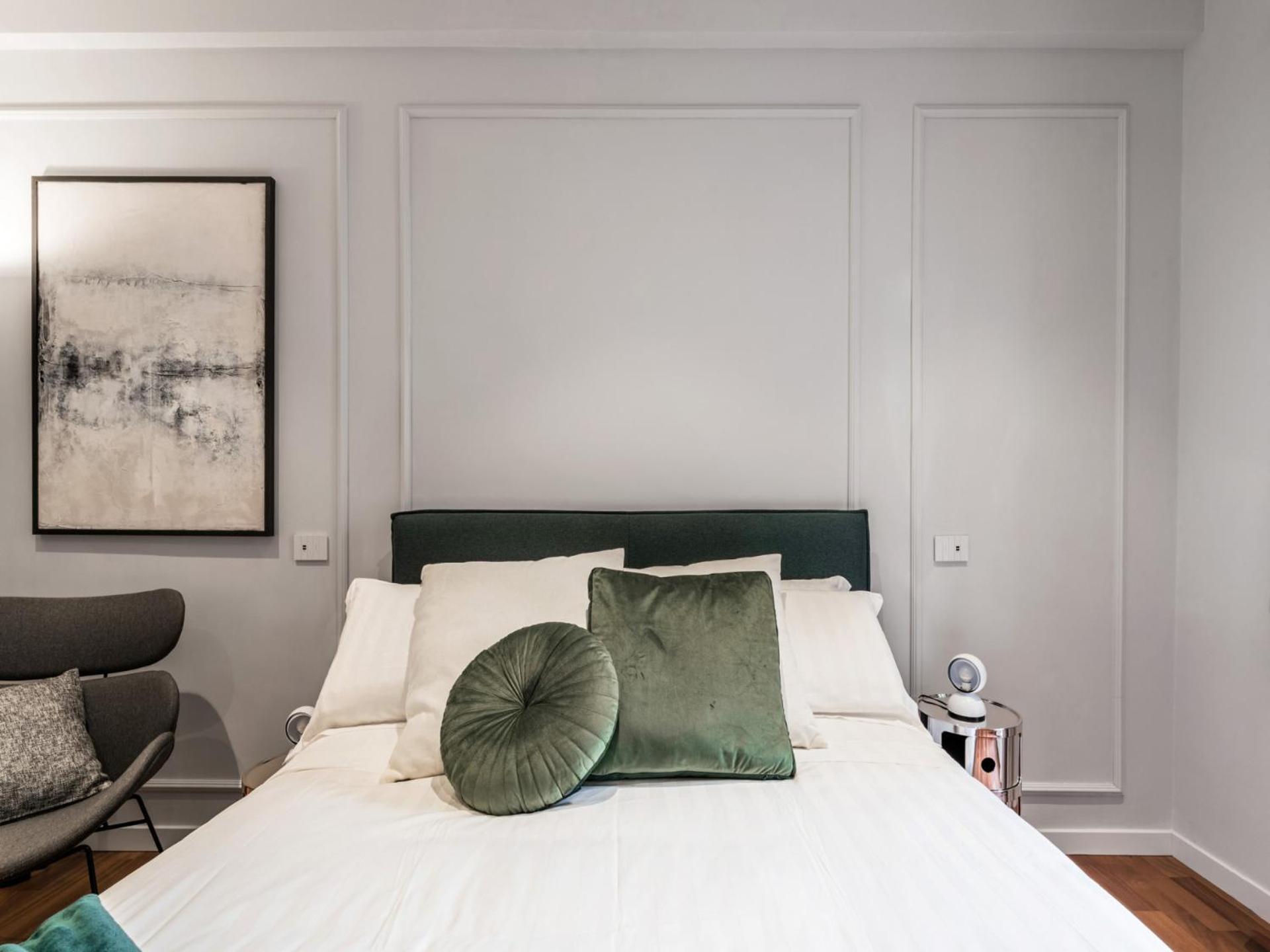 The Rent - Prestigious Multi-bedroom Overlooking St. Peter's *