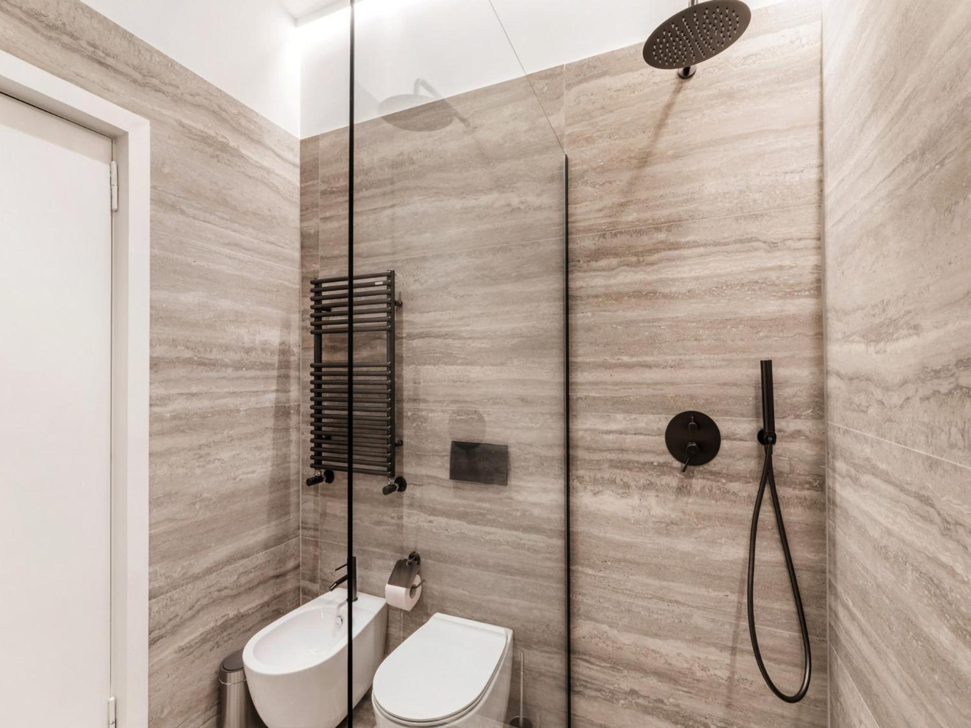 The Rent - Prestigious Multi-bedroom Overlooking St. Peter's Rome