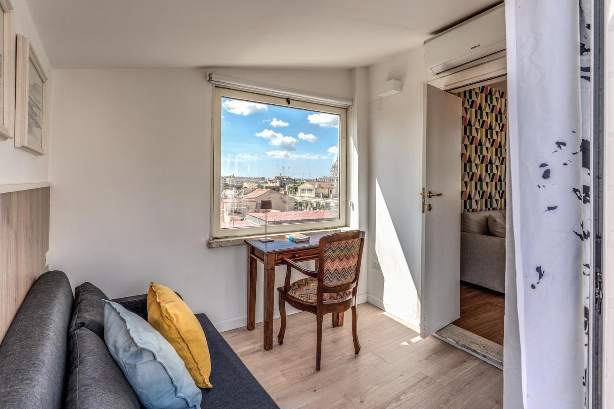 Attic With Terrace Spanish Steps Exclusive Apartment Rome