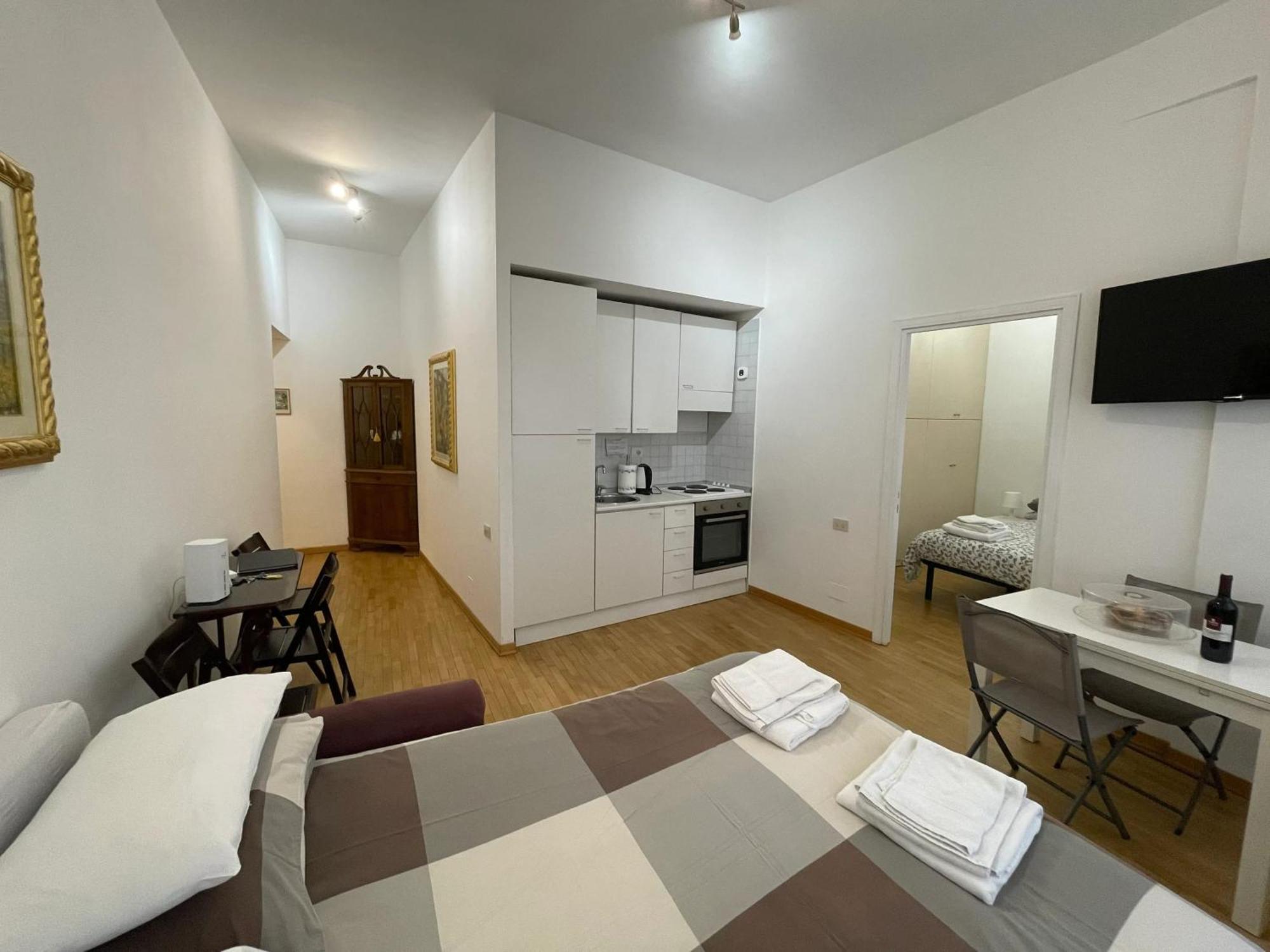 Charming Near The Colosseum 60 Sqm 4 Pers Air Conditiond Apartment *