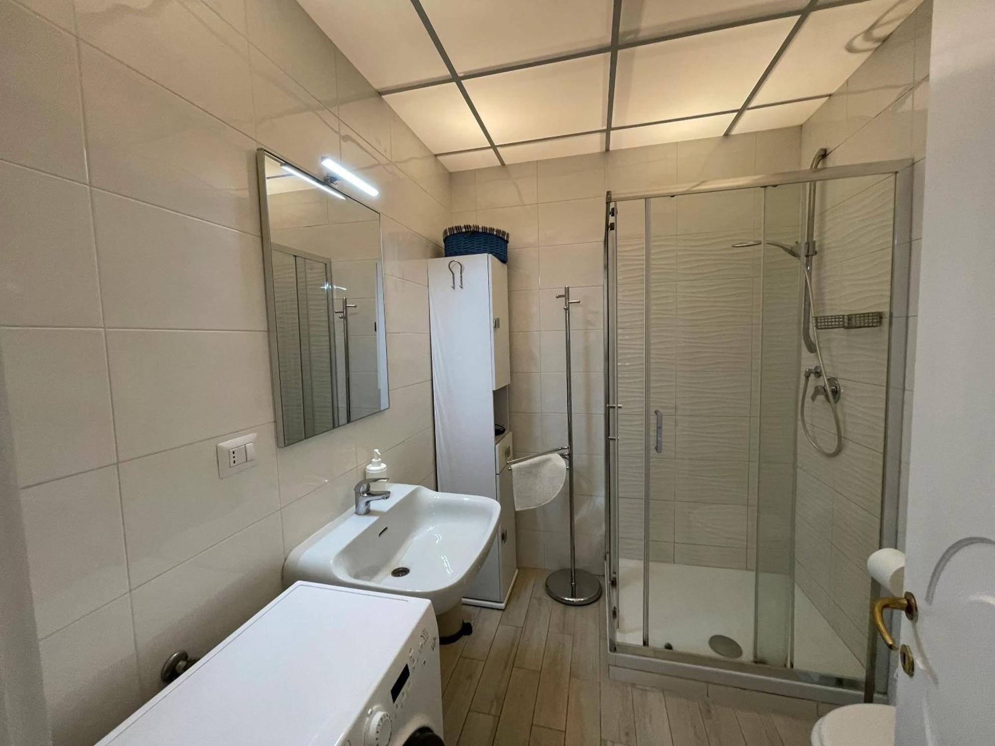 Charming Near The Colosseum 60 Sqm 4 Pers Air Conditiond Apartment Rome