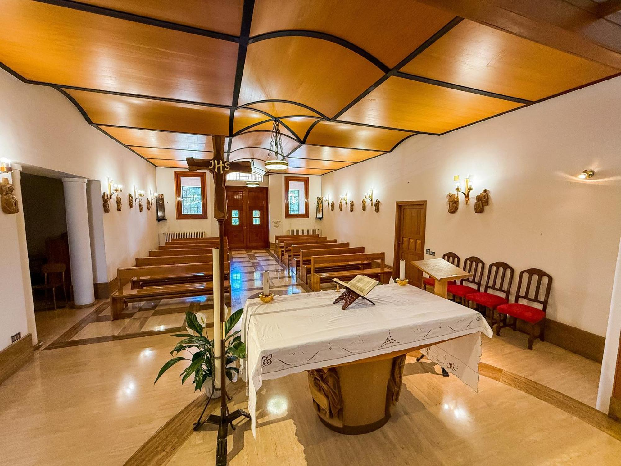 Hotel Due Leoni - Casa Per Ferie
