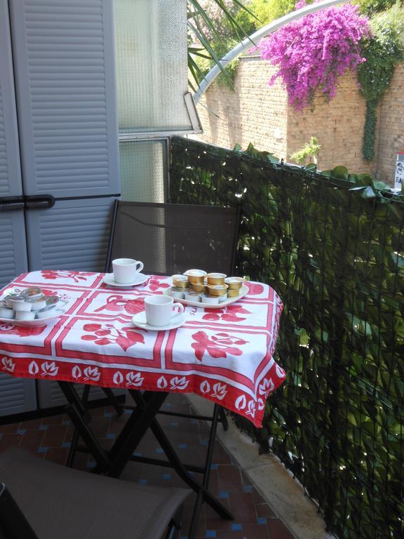 San Damaso Vatican Apartment *