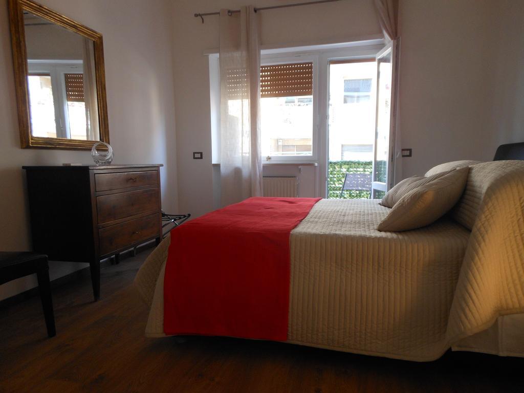 San Damaso Vatican Apartment *