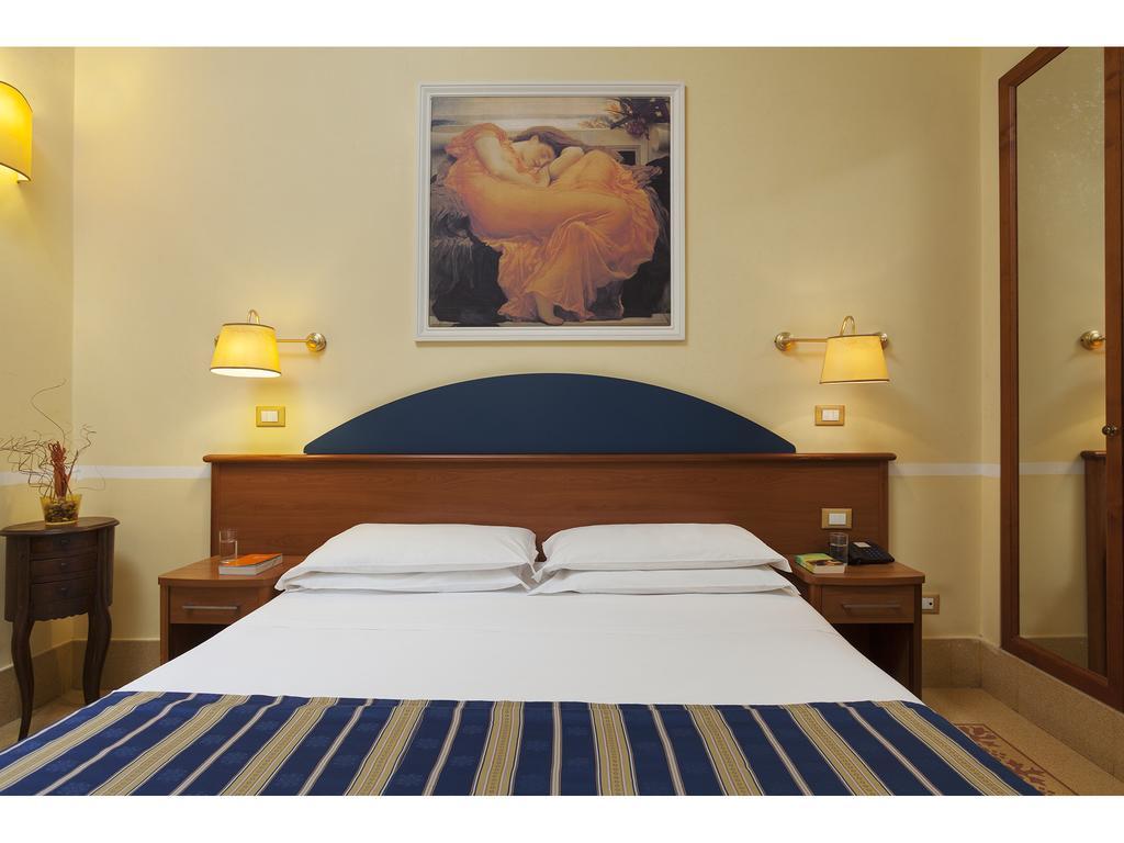 Kennedy Hotel 3*